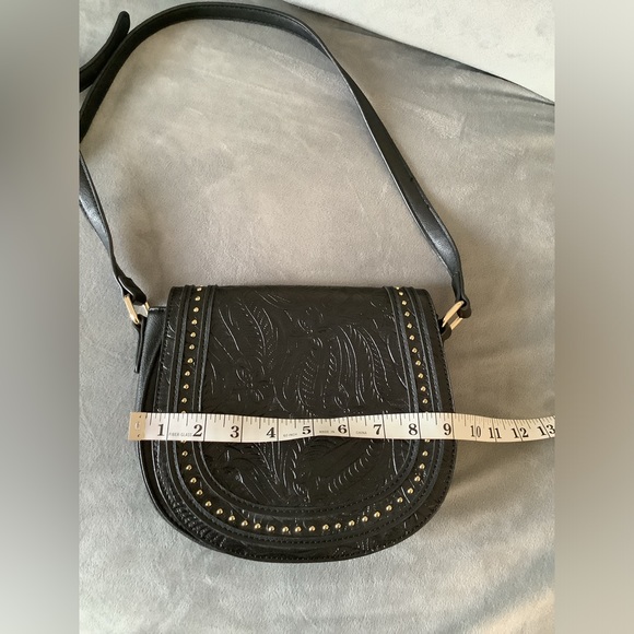 Cute leather saddle bag style crossbody 🌸 - Picture 12 of 13